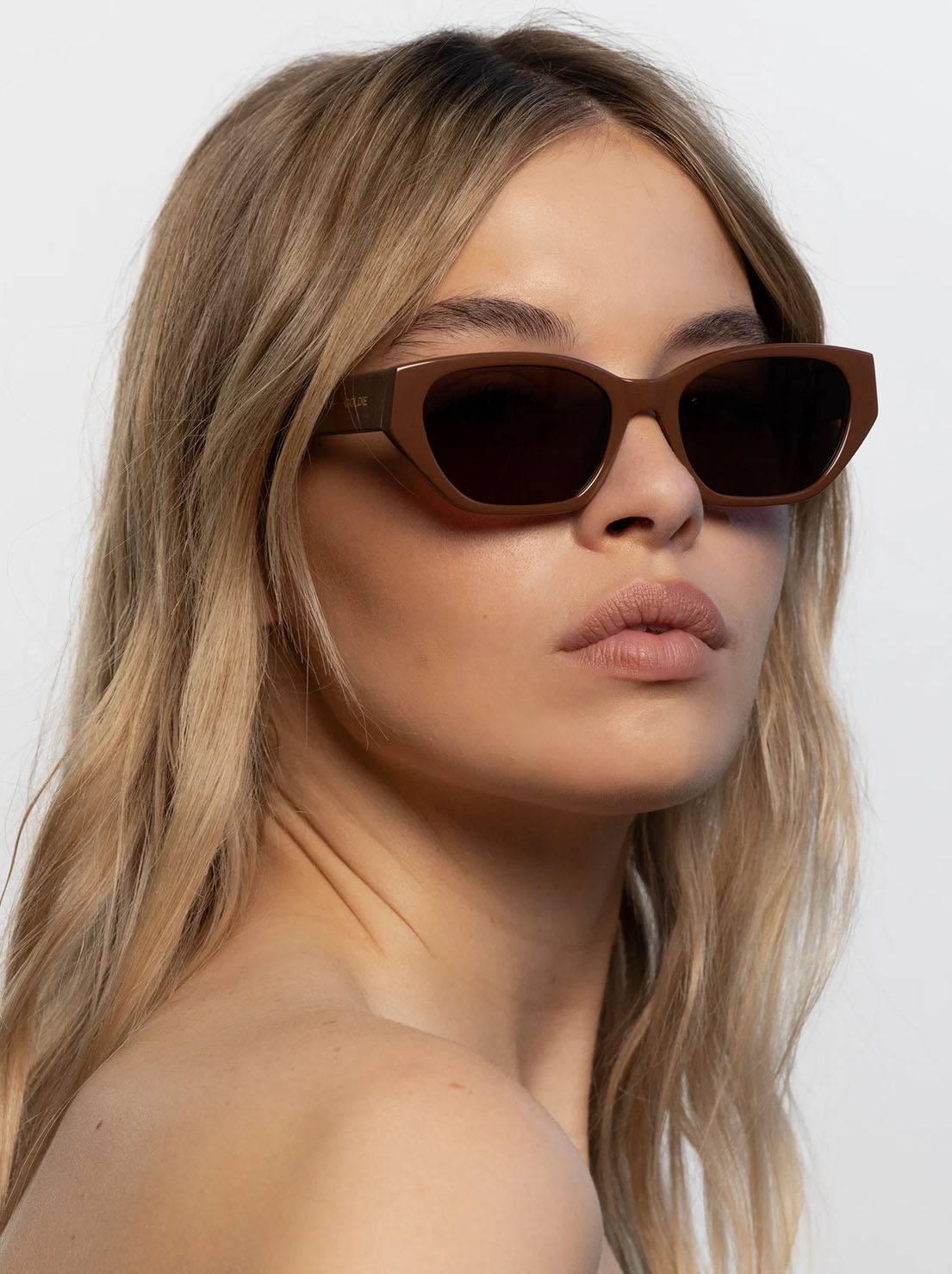 Lu Goldie - Esmé Sunglasses - Cinnamon