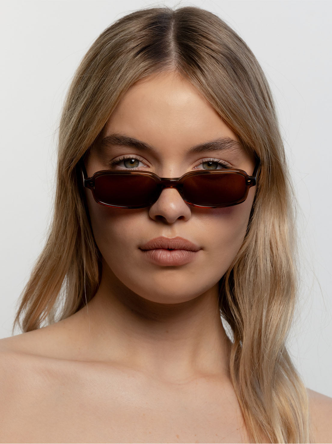 Lu Goldie - Vera Sunglasses - Coffee