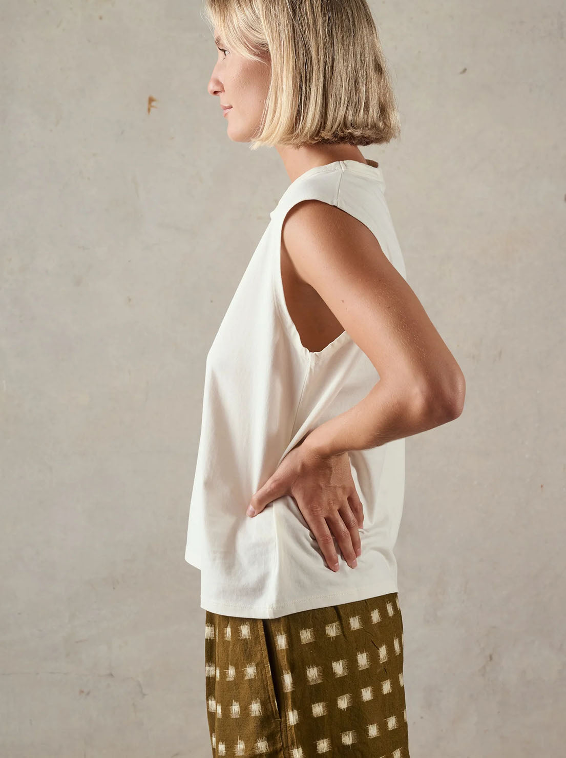 McTavish - Sleeveless Tee - Chalk