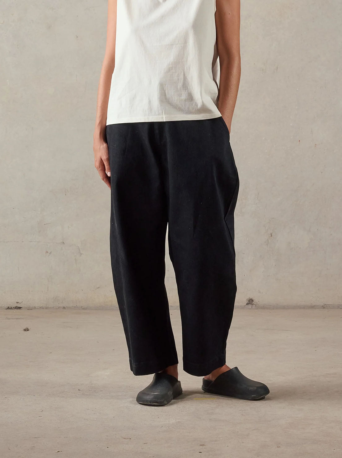 McTavish - Wide Denim Pant - Black