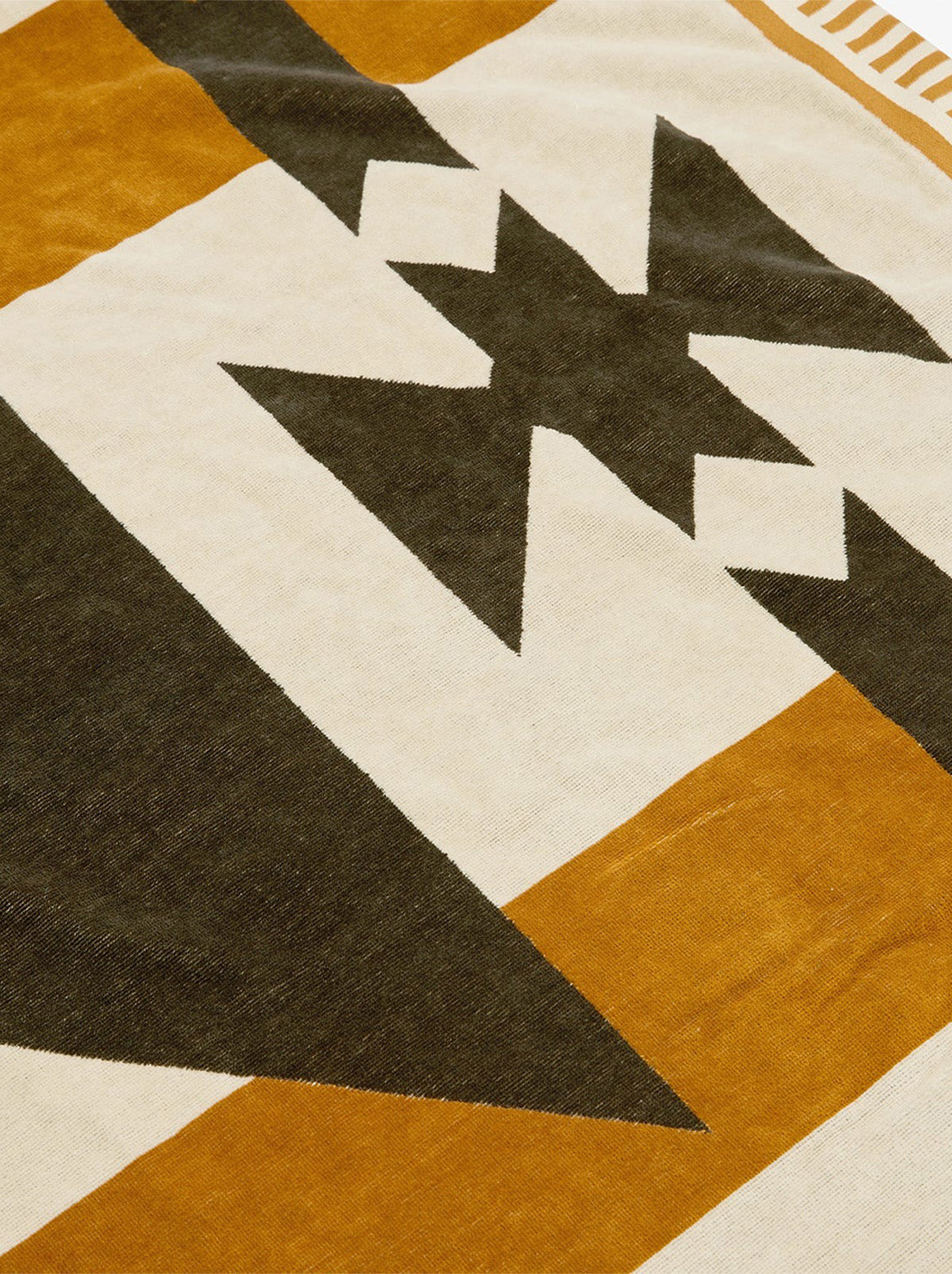 Pony Rider - Rocky Mountain Beach Towel - Natural / Black