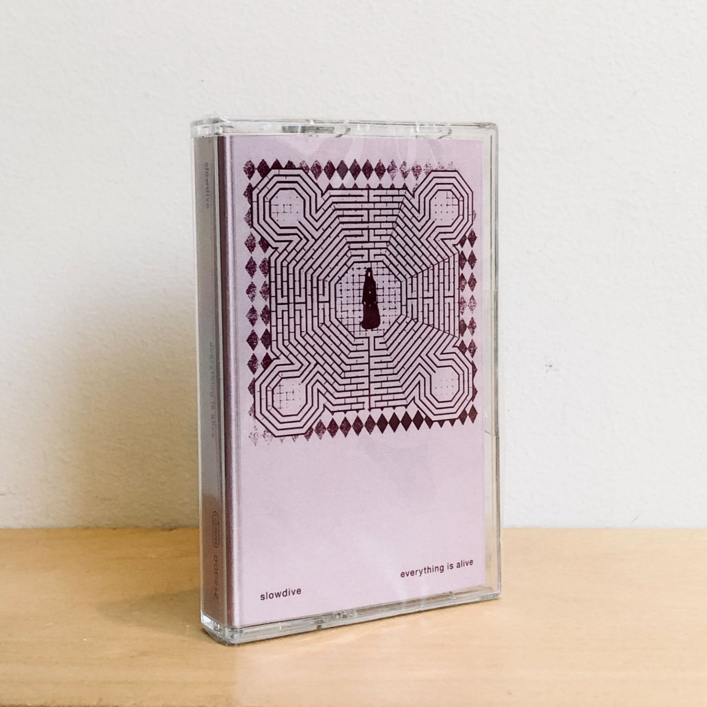 Slowdive - everything is alive. Cassette