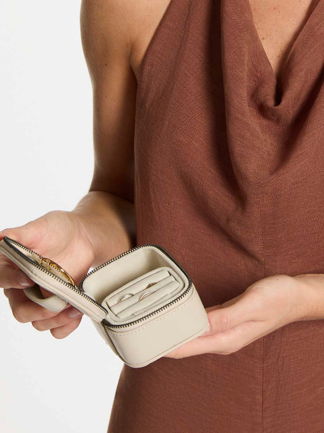 Status Anxiety - Heartbreaker Jewellery Case - Oat