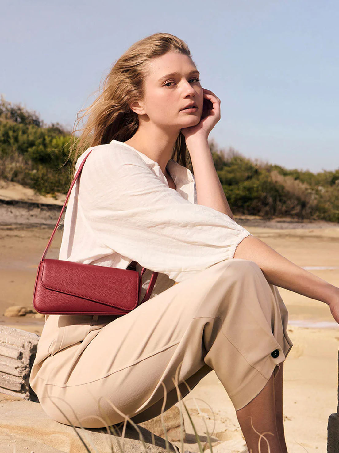 Status Anxiety - Overnight Obsession Bag - Rouge