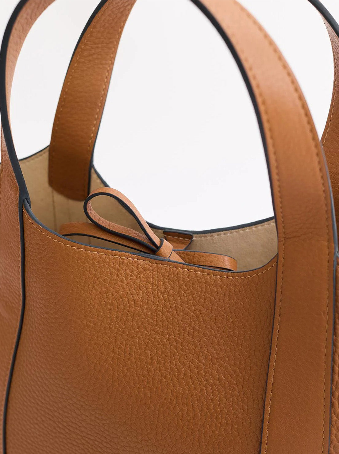 The Horse - Alexie Tote Bag - Tan