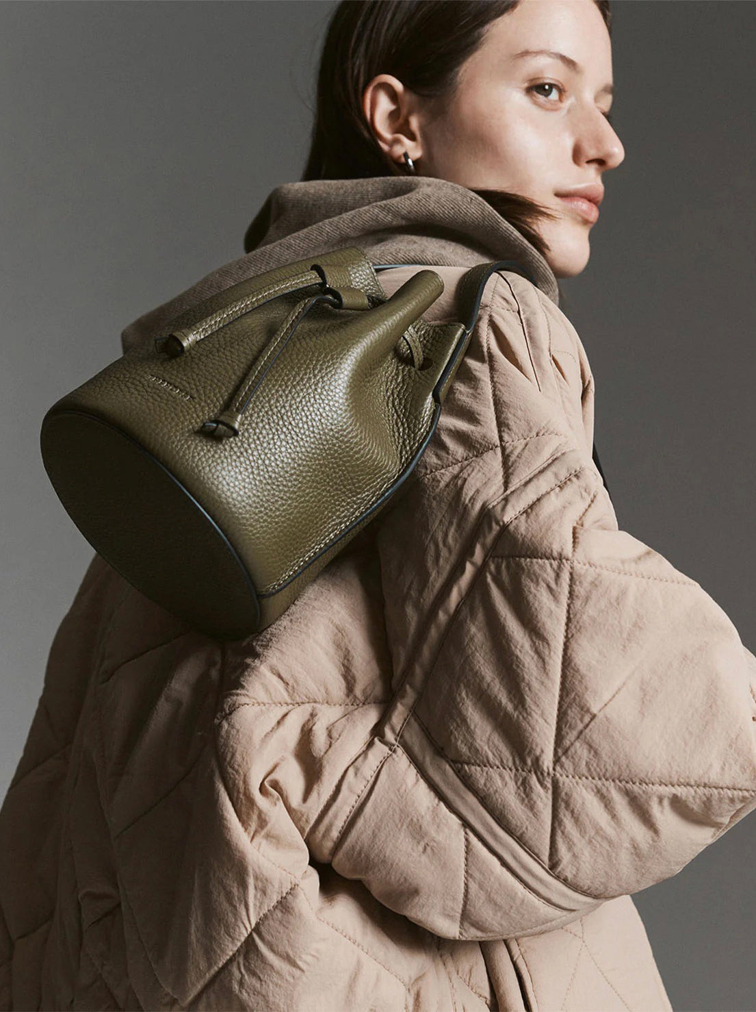 The Horse - Bobb Bucket Bag - Olive