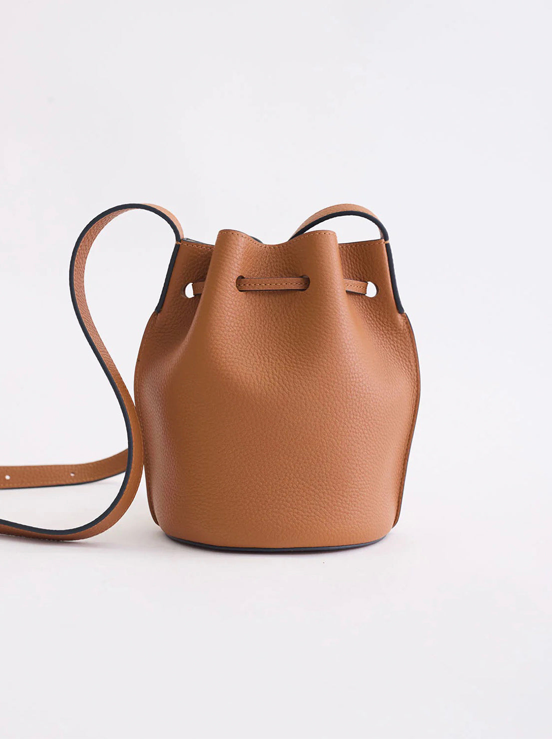 The Horse - Bobb Bucket Bag - Tan