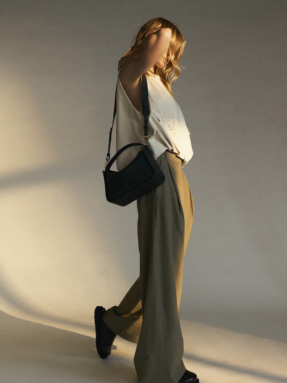 The Horse - Clementine Bag - Dark Navy Pebbled Leather with Gold