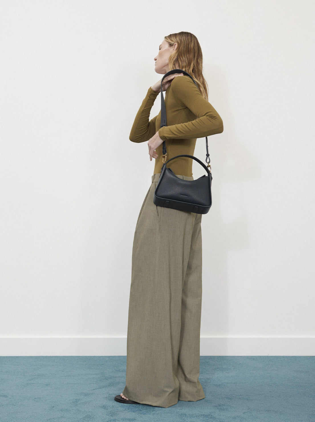 The Horse - Clementine Bag - Dark Navy Pebbled Leather with Gold