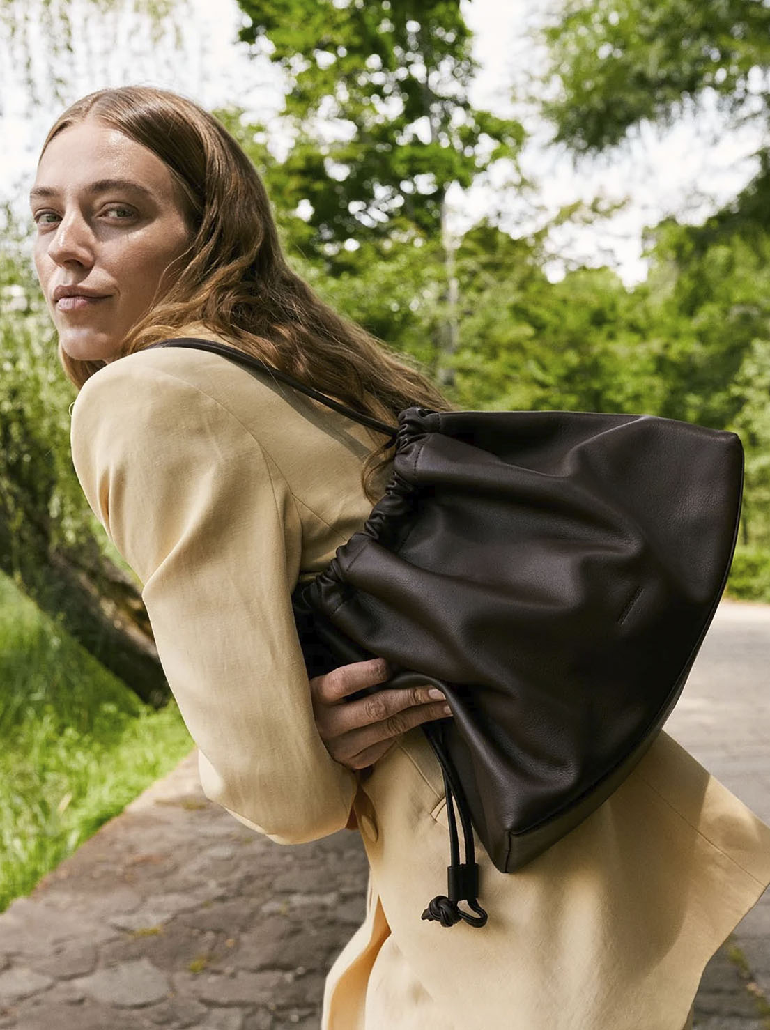 The Horse - Fin Shoulder Bag - Coffee