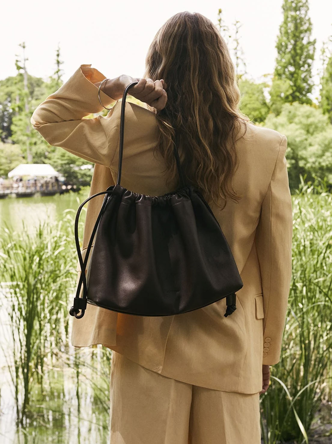 The Horse - Fin Shoulder Bag - Coffee