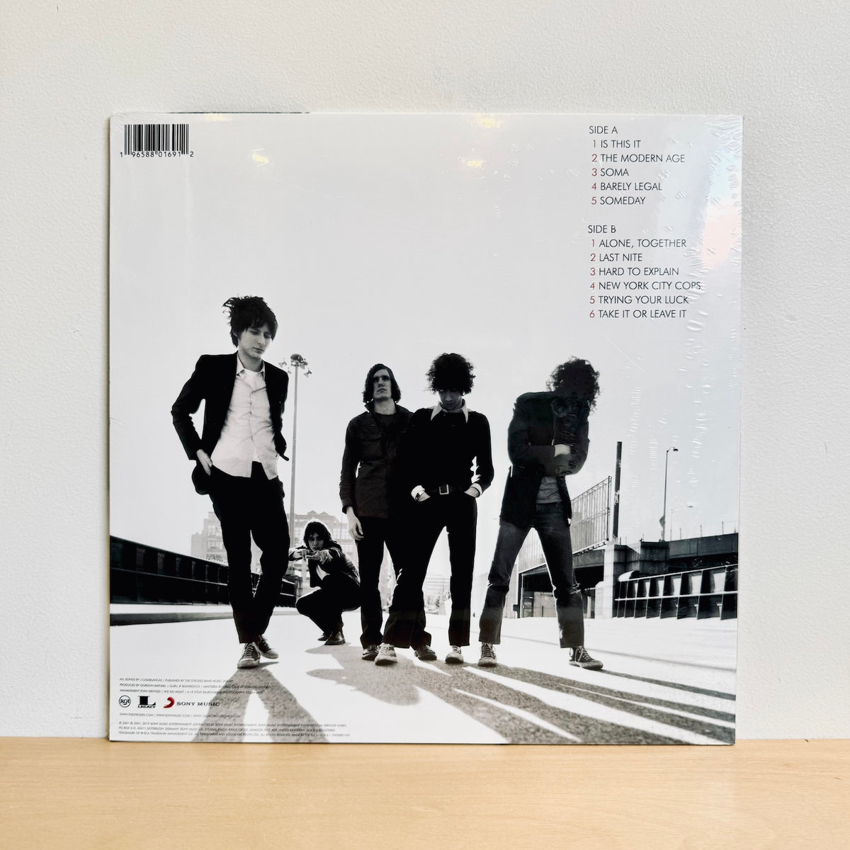 The Strokes - Is This It. LP [2024 Reissue / Ltd. Ed. Transparent Red ...