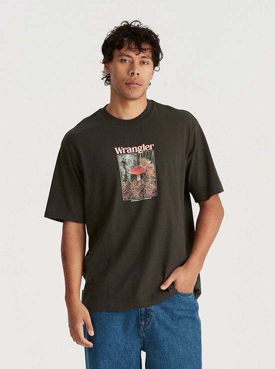 Wrangler - Amanita Slacker Tee - Dark Slate