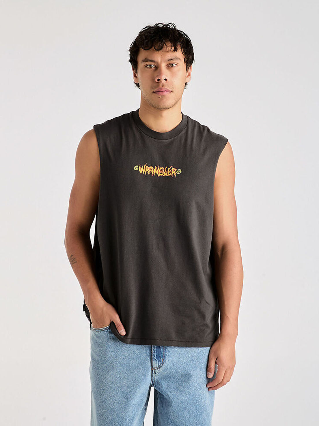 Wrangler - Fossil Muscle Tee - Worn Black