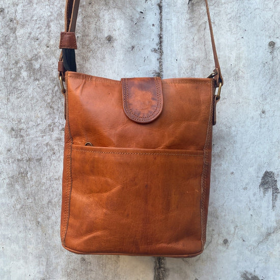 Billy Goat Designs - Leather Shoulder Bag w/ Zip - Large 12" (SBP12)