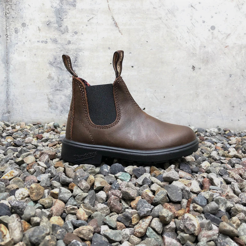 Blundstone 1468 Kids Chelsea Boot Antique Brown Abicus