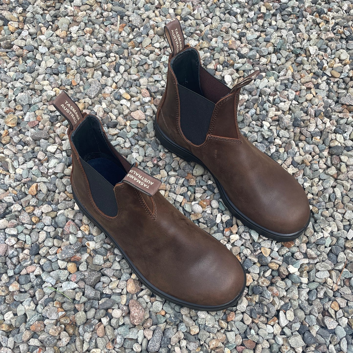 Blundstone - 1609 Unisex Chelsea Boot - Antique Brown – Abicus