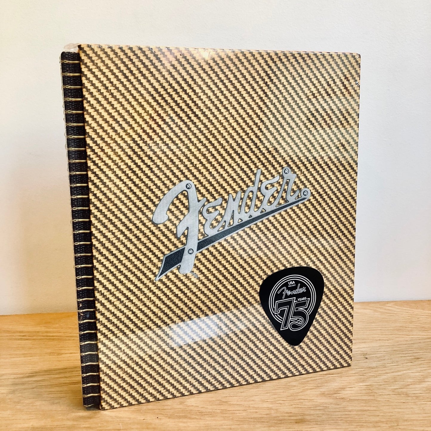 Fender 75 Years - Dave Hunter