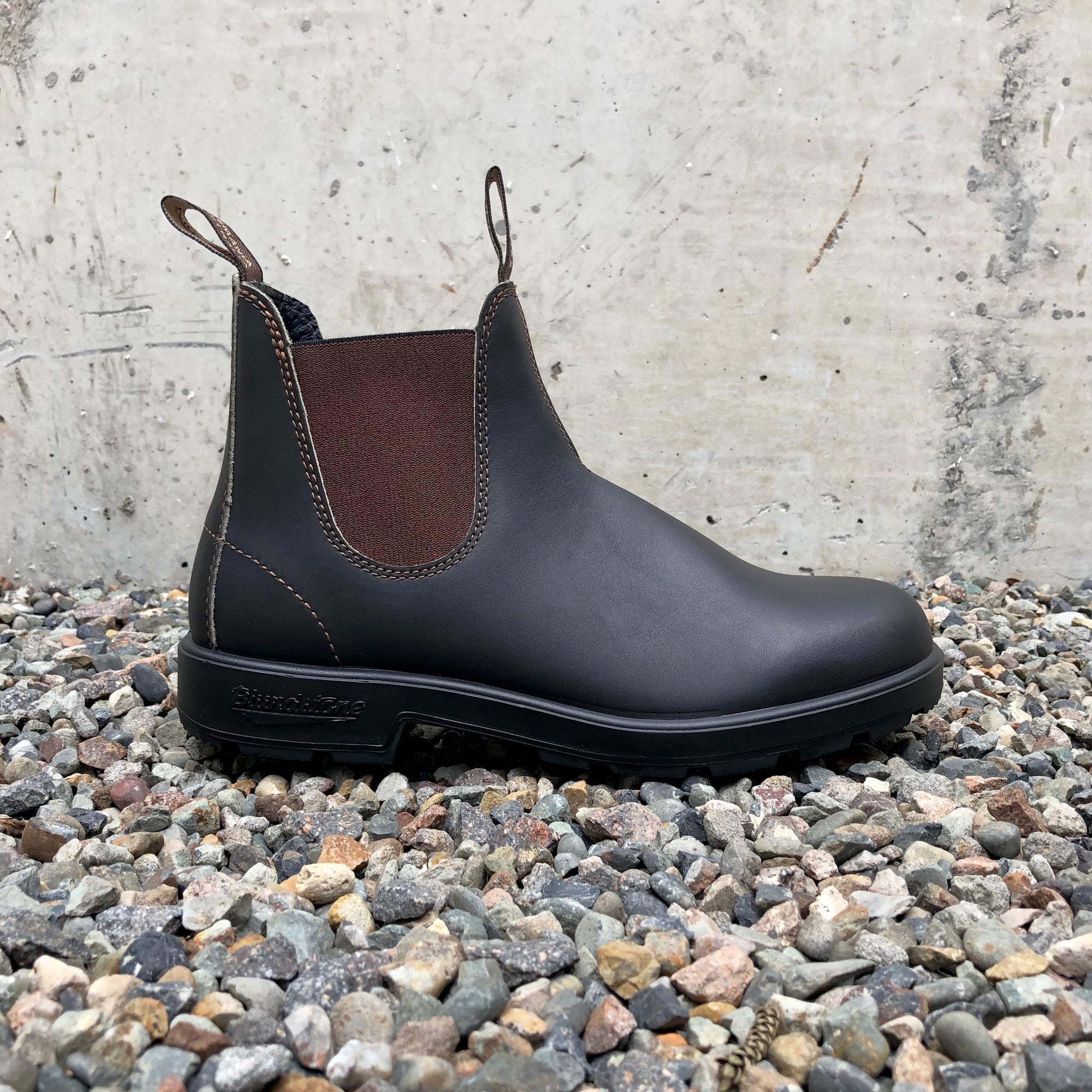 Buy Blundstone - 500 Unisex Chelsea Boot - Stout Brown | Abicus