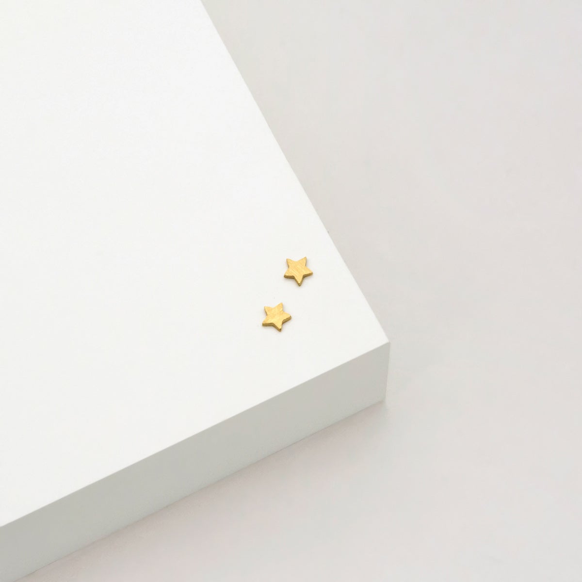 Linda Tahija - Star Stud Earrings - Gold Plated