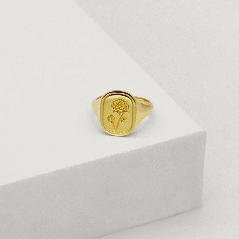 Linda Tahija - The Rose Signet Ring - Gold Vermeil