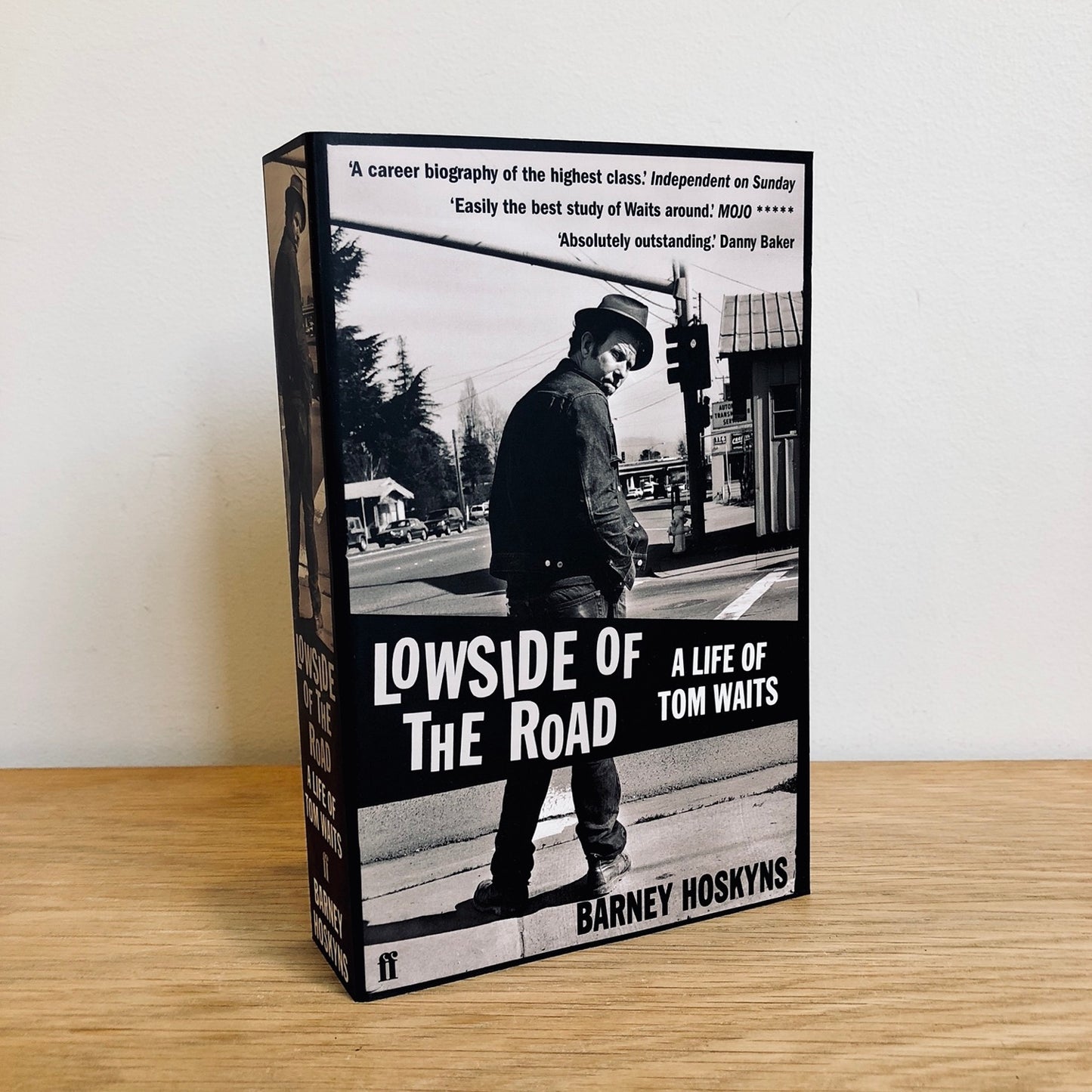 Lowside of the Road: A life of Tom Waits - Barney Hoskyns