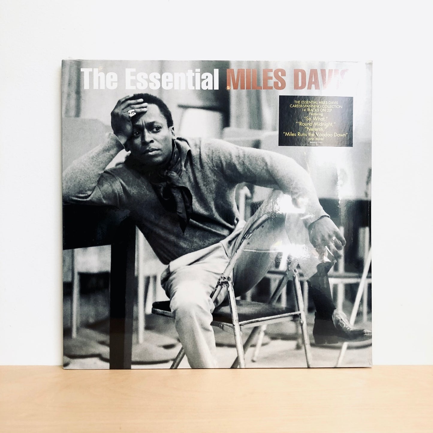 Miles Davis - The Essential Miles Davis. LP